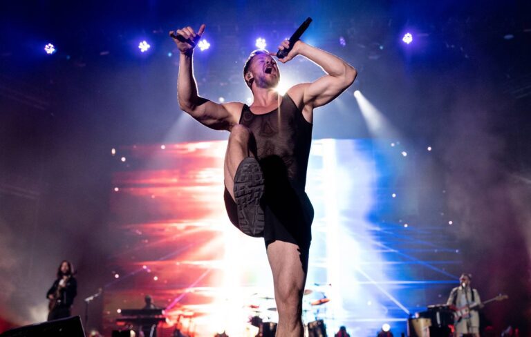 Популярная рок-группа Imagine Dragons посетила столицу наших соседей по Каспию.